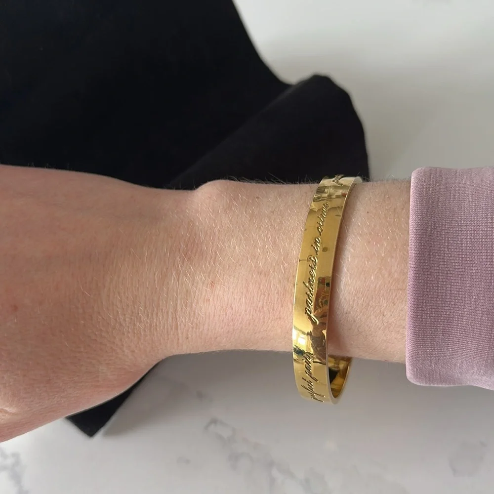 Kate Spade Bridesmaid Engraved Idiom Bangle Bracelet Gold”Best Friend Ever” - Picture 10 of 10